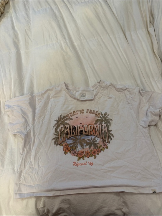 Rip Curl Tops - Rip Curl White "California" Graphic Tee